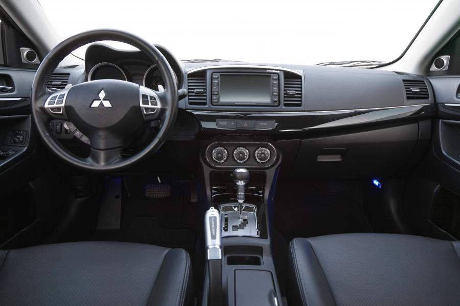  Mitsubishi Lancer GT Touring 2012 года  (фото 8 из 23)